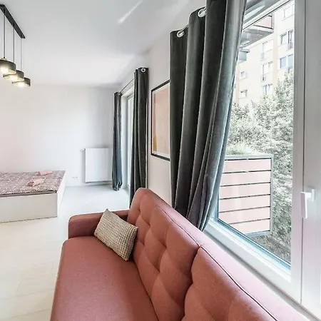 Urbannestgroup - Sienna 65 Apartment